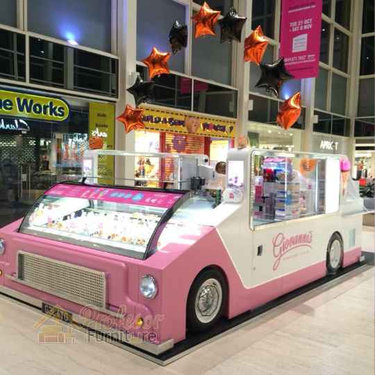 Model booth mall