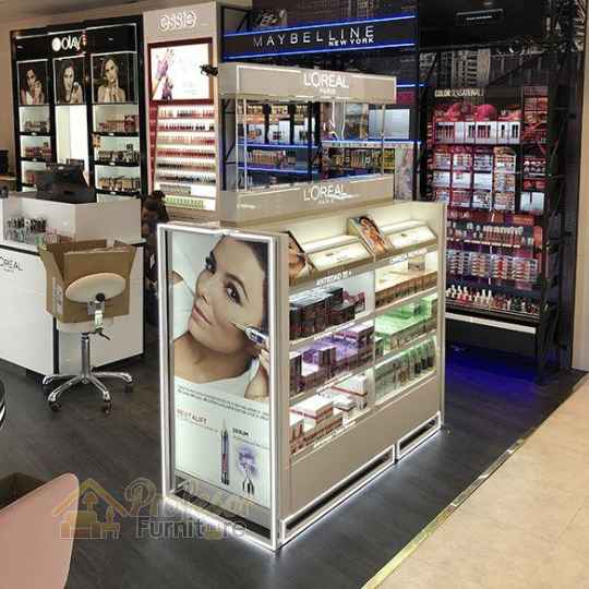 Model etalase kaca toko kosmetik