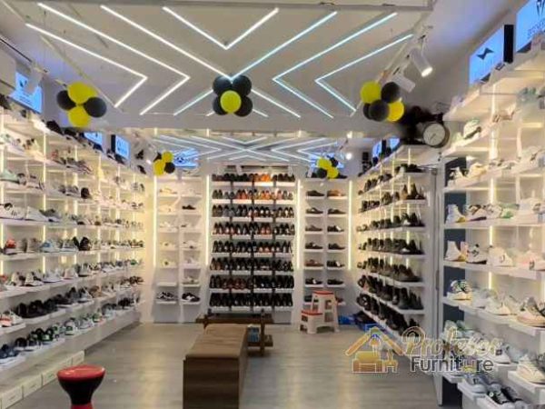 Pesan Display Toko Sepatu Custom Heels Elegan